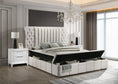 Cargar la imagen en la vista de la galería, JASMINE WHITE - Boucle Upholstered Storage Panel Bed